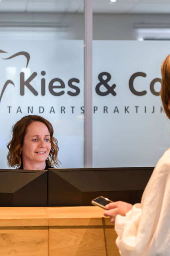 Receptie bij Tandartspraktijk Kies & Co IJsselstein - bespreek tandartskosten verzekering vergoeding